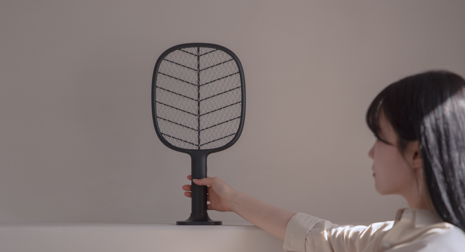 P2+ Vertical Electronic Mosquitos Swatter images
